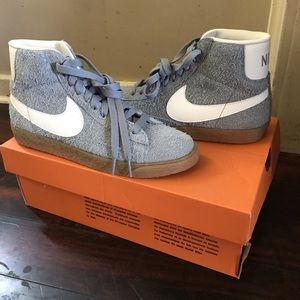 WOMENS GREY NIKE BLAZER MID SIZE 7